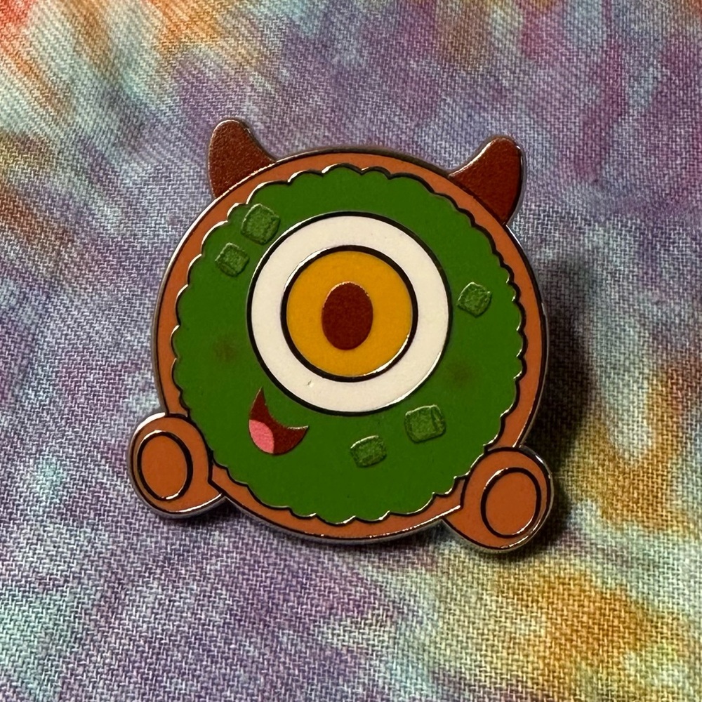 Disney Munchlings Mystery Pin - Mike Wazowski Breakfast Bagel